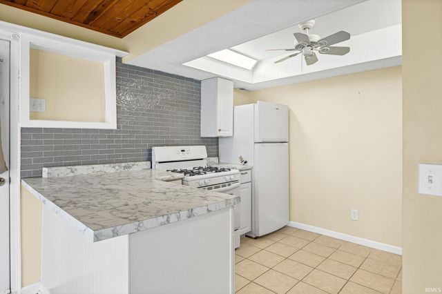 11914 W Breezy Point Drive, Monticello, IN 47960