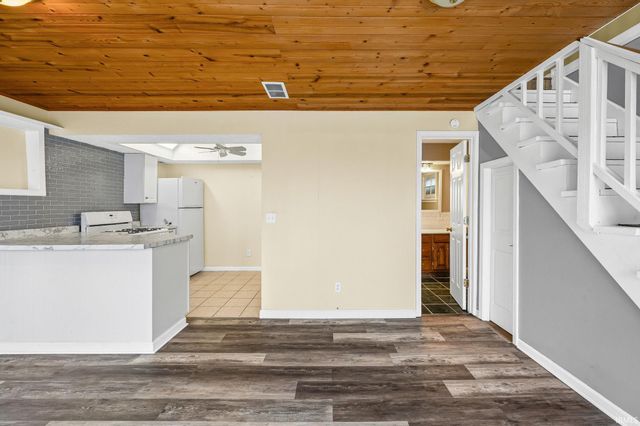 11914 W Breezy Point Drive, Monticello, IN 47960