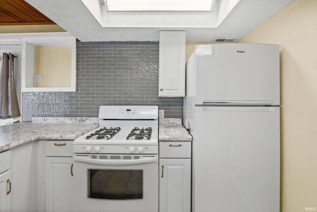 11914 W Breezy Point Drive, Monticello, IN 47960