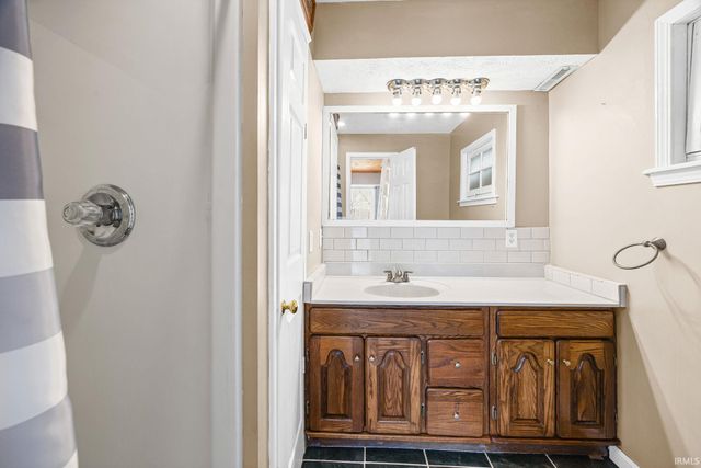 11914 W Breezy Point Drive, Monticello, IN 47960