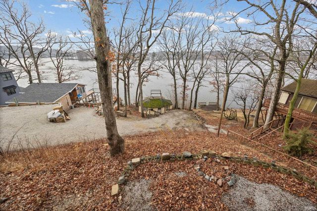 11914 W Breezy Point Drive, Monticello, IN 47960