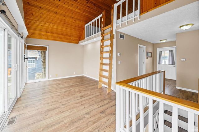 11914 W Breezy Point Drive, Monticello, IN 47960