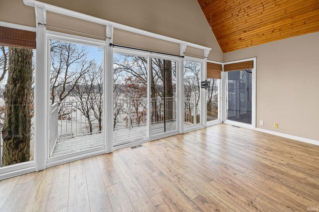 11914 W Breezy Point Drive, Monticello, IN 47960