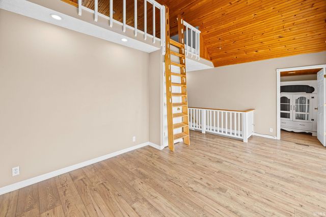 11914 W Breezy Point Drive, Monticello, IN 47960