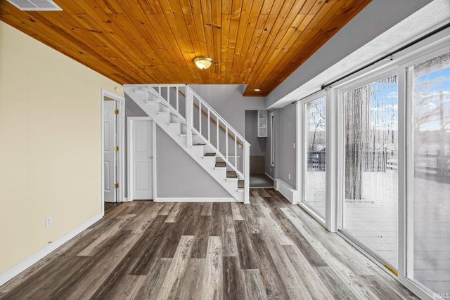 11914 W Breezy Point Drive, Monticello, IN 47960