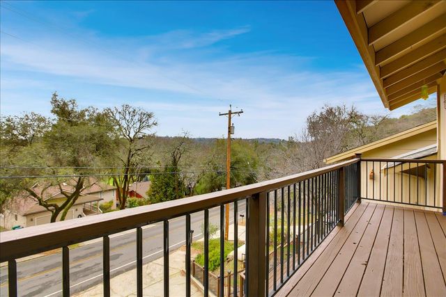 18864 Jayhawk Dr, Penn Valley, CA 95946