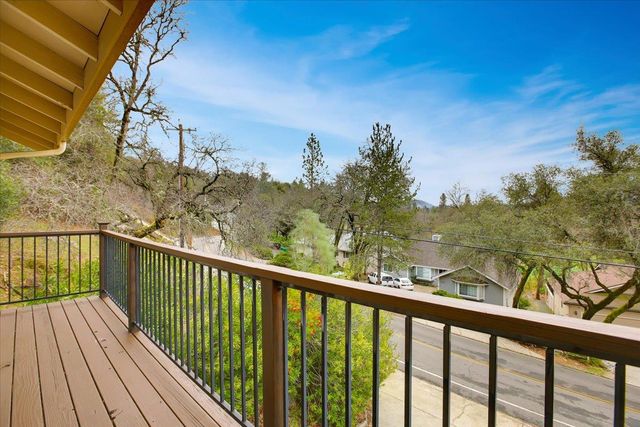 18864 Jayhawk Dr, Penn Valley, CA 95946