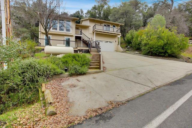 18864 Jayhawk Dr, Penn Valley, CA 95946
