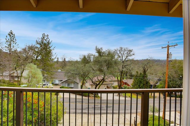 18864 Jayhawk Dr, Penn Valley, CA 95946