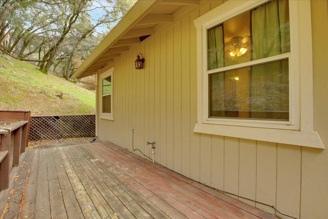 18864 Jayhawk Dr, Penn Valley, CA 95946