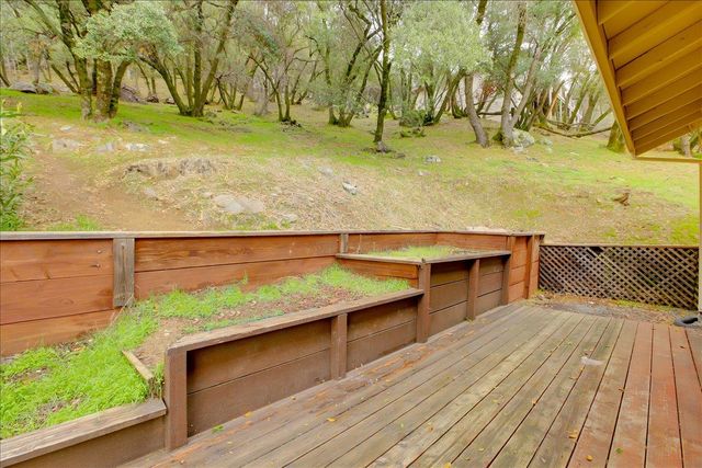 18864 Jayhawk Dr, Penn Valley, CA 95946
