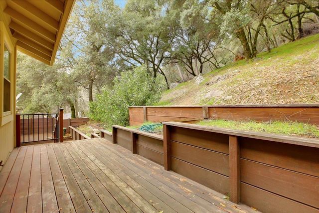 18864 Jayhawk Dr, Penn Valley, CA 95946