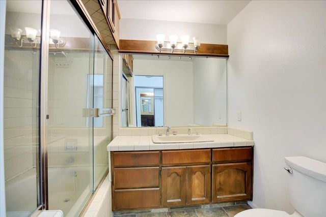 18864 Jayhawk Dr, Penn Valley, CA 95946