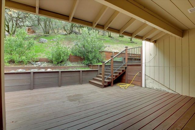 18864 Jayhawk Dr, Penn Valley, CA 95946