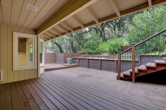 18864 Jayhawk Dr, Penn Valley, CA 95946