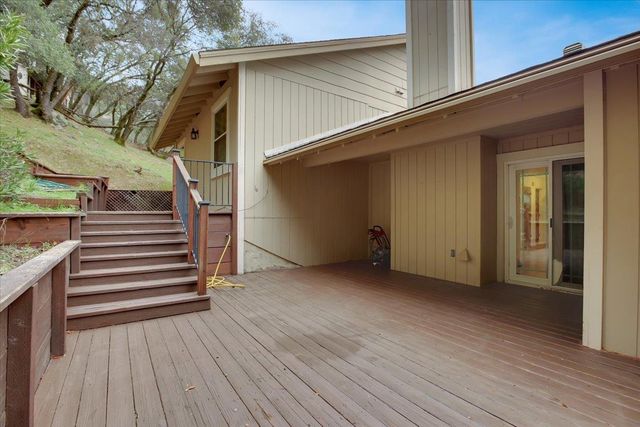 18864 Jayhawk Dr, Penn Valley, CA 95946