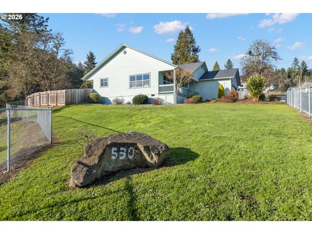 530 TANGLEWOOD St, Sutherlin, OR 97479