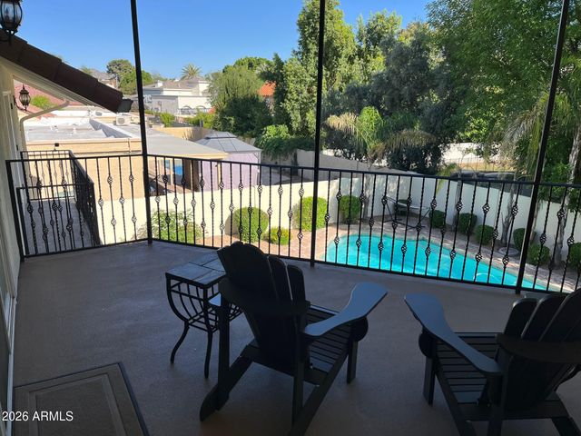 229 W VISTA Avenue, Phoenix, AZ 85021