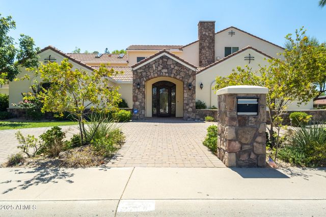 229 W VISTA Avenue, Phoenix, AZ 85021