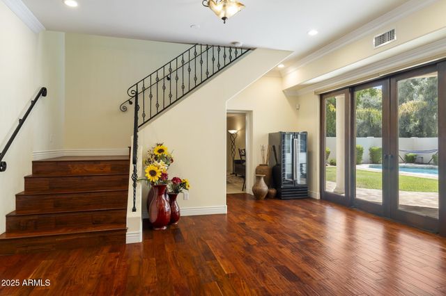 229 W VISTA Avenue, Phoenix, AZ 85021