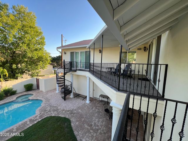 229 W VISTA Avenue, Phoenix, AZ 85021