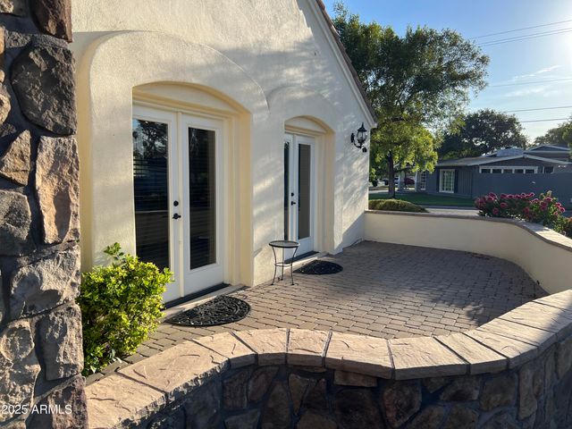 229 W VISTA Avenue, Phoenix, AZ 85021
