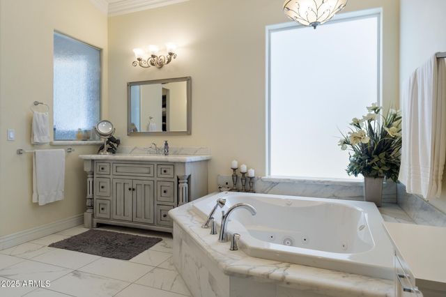 229 W VISTA Avenue, Phoenix, AZ 85021