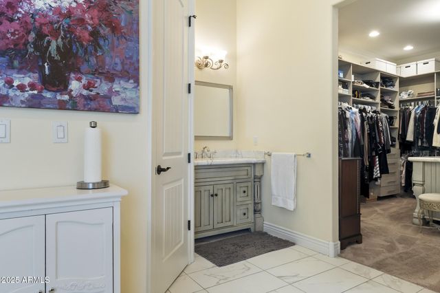 229 W VISTA Avenue, Phoenix, AZ 85021