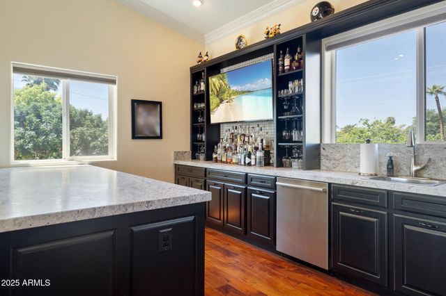 229 W VISTA Avenue, Phoenix, AZ 85021