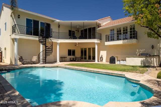 229 W VISTA Avenue, Phoenix, AZ 85021