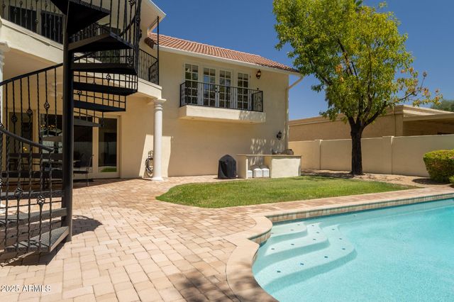 229 W VISTA Avenue, Phoenix, AZ 85021