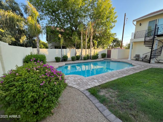 229 W VISTA Avenue, Phoenix, AZ 85021
