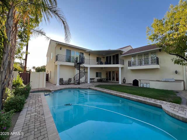 229 W VISTA Avenue, Phoenix, AZ 85021