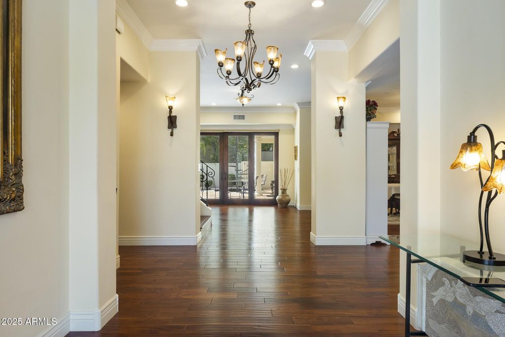 Image 15 of property listing at 229 W VISTA Avenue, Phoenix, AZ 85021