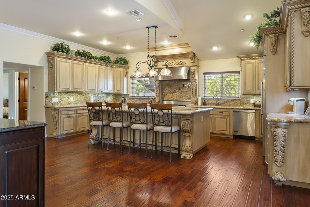 Image 20 of property listing at 229 W VISTA Avenue, Phoenix, AZ 85021