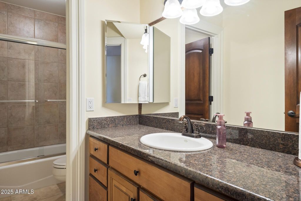 Image 35 of property listing at 229 W VISTA Avenue, Phoenix, AZ 85021