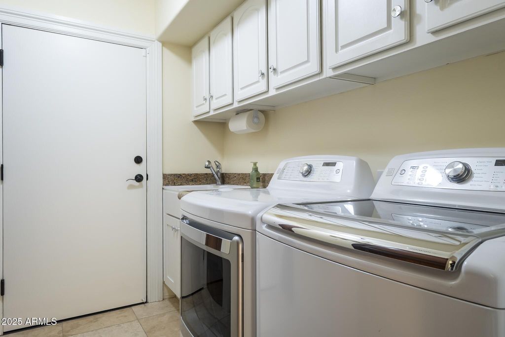 Image 38 of property listing at 229 W VISTA Avenue, Phoenix, AZ 85021