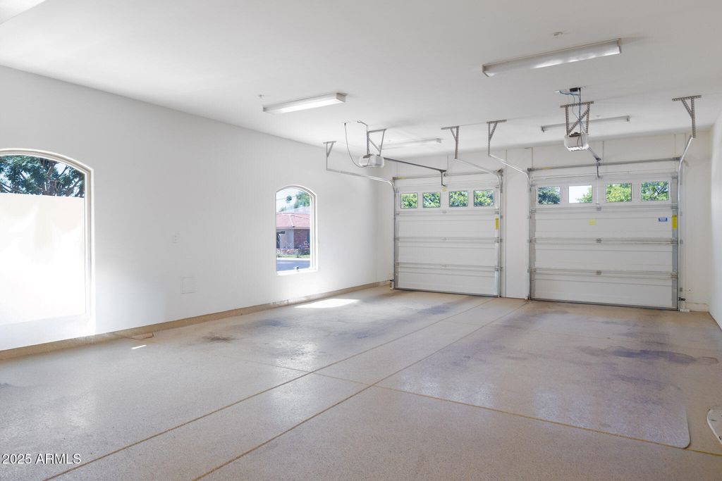 Image 86 of property listing at 229 W VISTA Avenue, Phoenix, AZ 85021