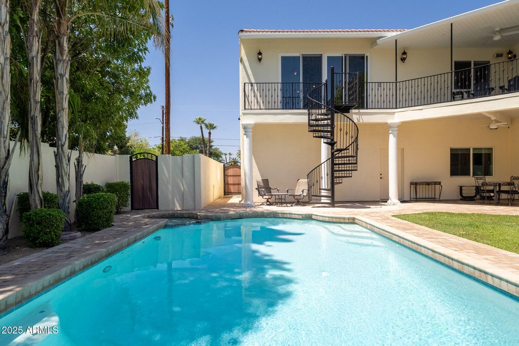 Image 93 of property listing at 229 W VISTA Avenue, Phoenix, AZ 85021