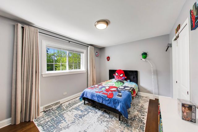 9448 N Oak Avenue, Des Plaines, IL 60016