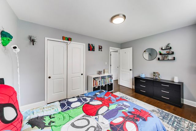 9448 N Oak Avenue, Des Plaines, IL 60016