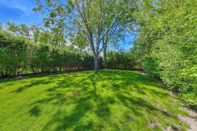 9448 N Oak Avenue, Des Plaines, IL 60016