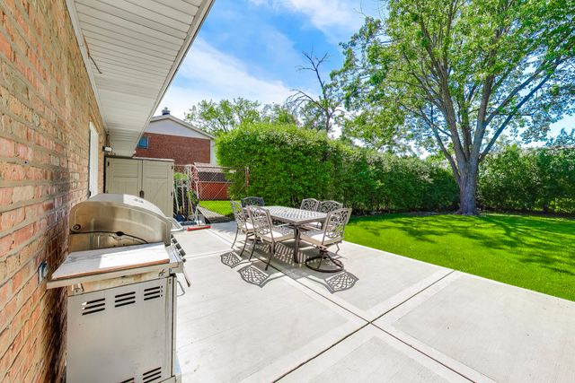 9448 N Oak Avenue, Des Plaines, IL 60016
