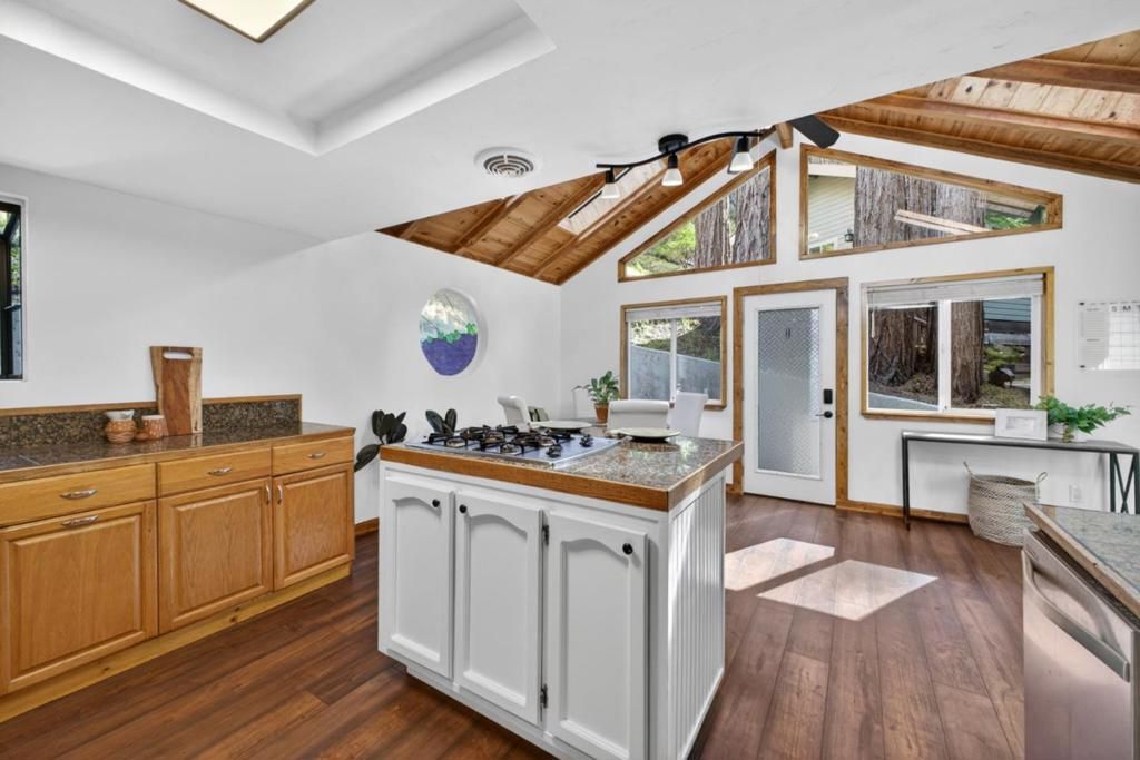 Image 23 of property listing at 515 Burnside, Boulder Creek, CA 95006