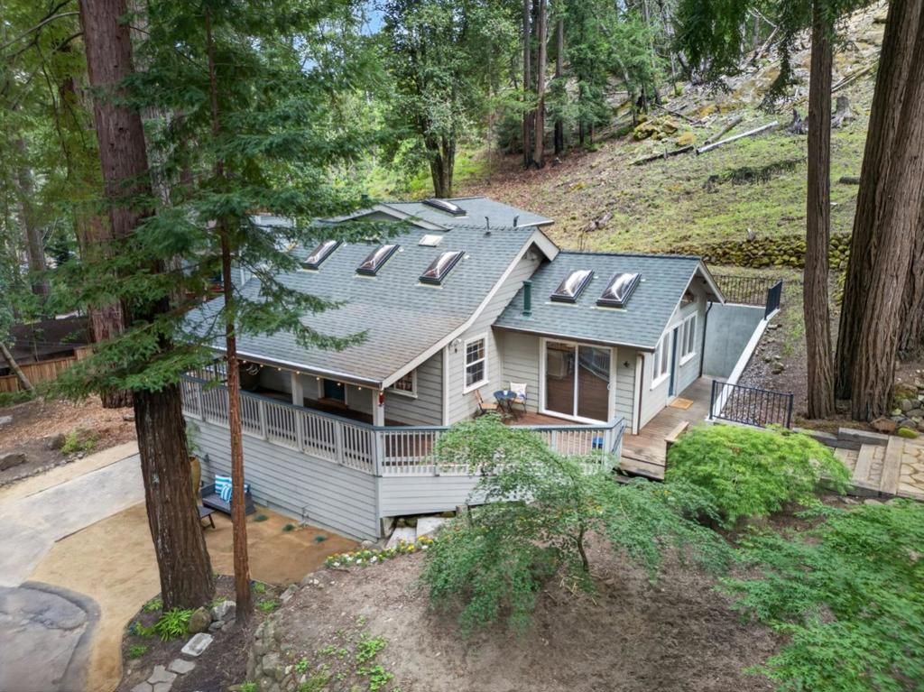 Image 3 of property listing at 515 Burnside, Boulder Creek, CA 95006