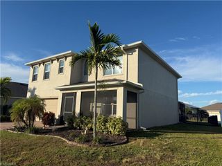 2739 Merida LN, Cape Coral, FL 33909
