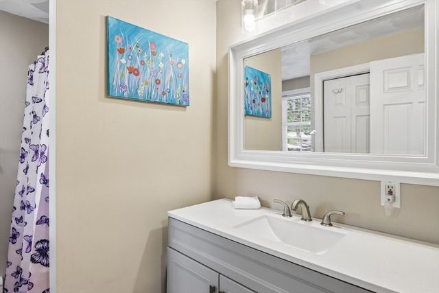 62 Charme Rd, Billerica, MA 01821