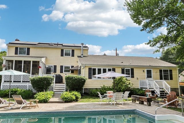 62 Charme Rd, Billerica, MA 01821