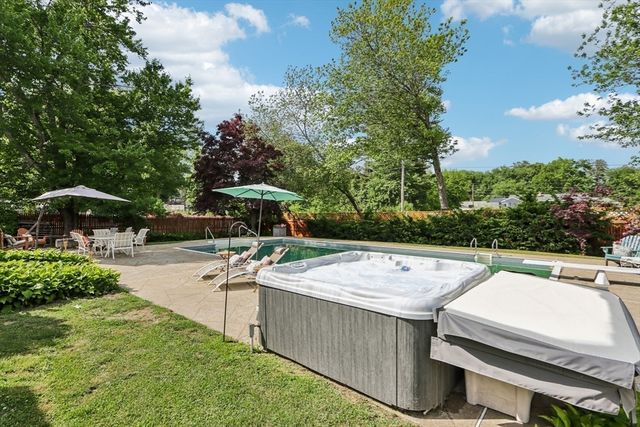 62 Charme Rd, Billerica, MA 01821