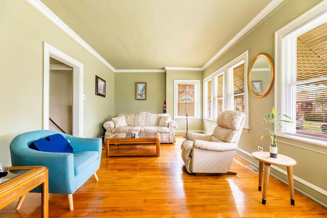 5733 S Whipple Street, Chicago, IL 60629